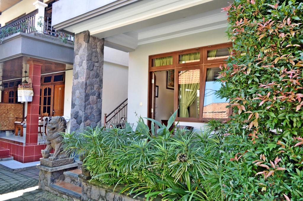 Yulia 2 Homestay Sanur Екстериор снимка