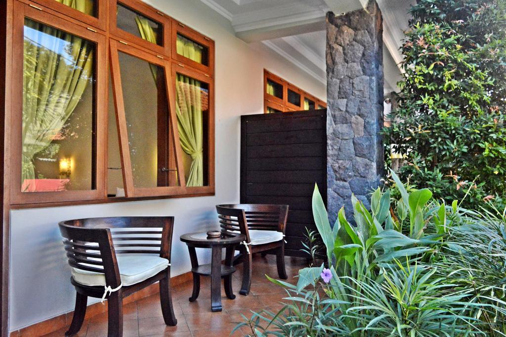 Yulia 2 Homestay Sanur Екстериор снимка