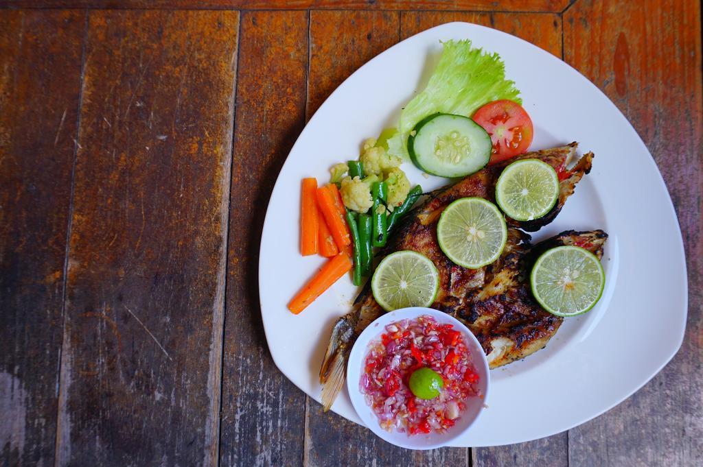 Yulia 2 Homestay Sanur Екстериор снимка