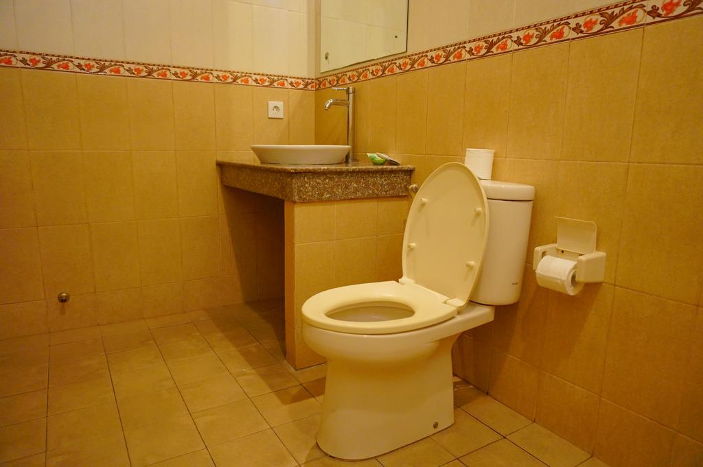 Yulia 2 Homestay Sanur Екстериор снимка