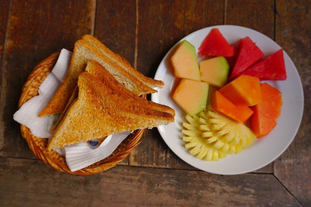 Yulia 2 Homestay Sanur Екстериор снимка